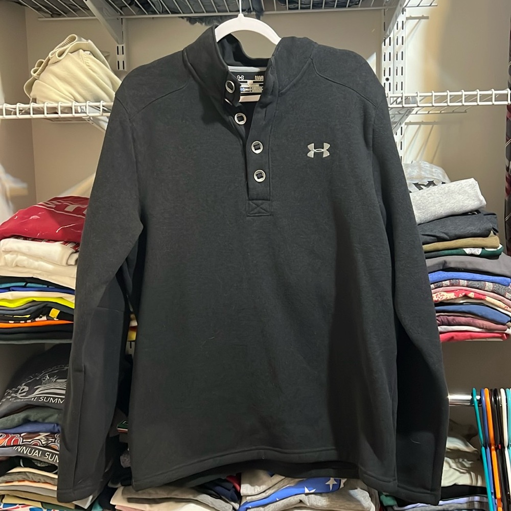 Men’s underarmour sweater shirt